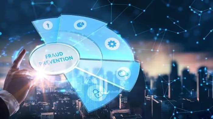 Fraud monitoring dashboard flagging unusual transactions